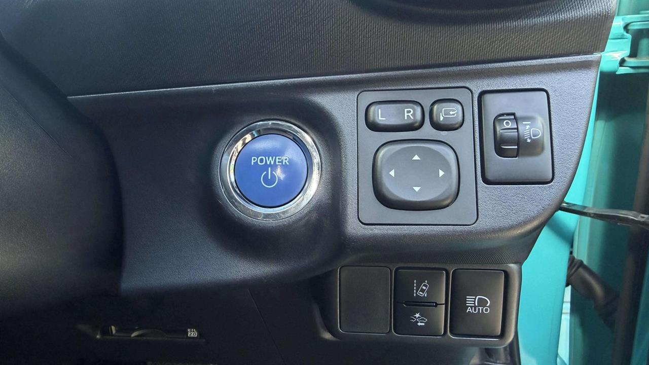 2017 Toyota AQUA