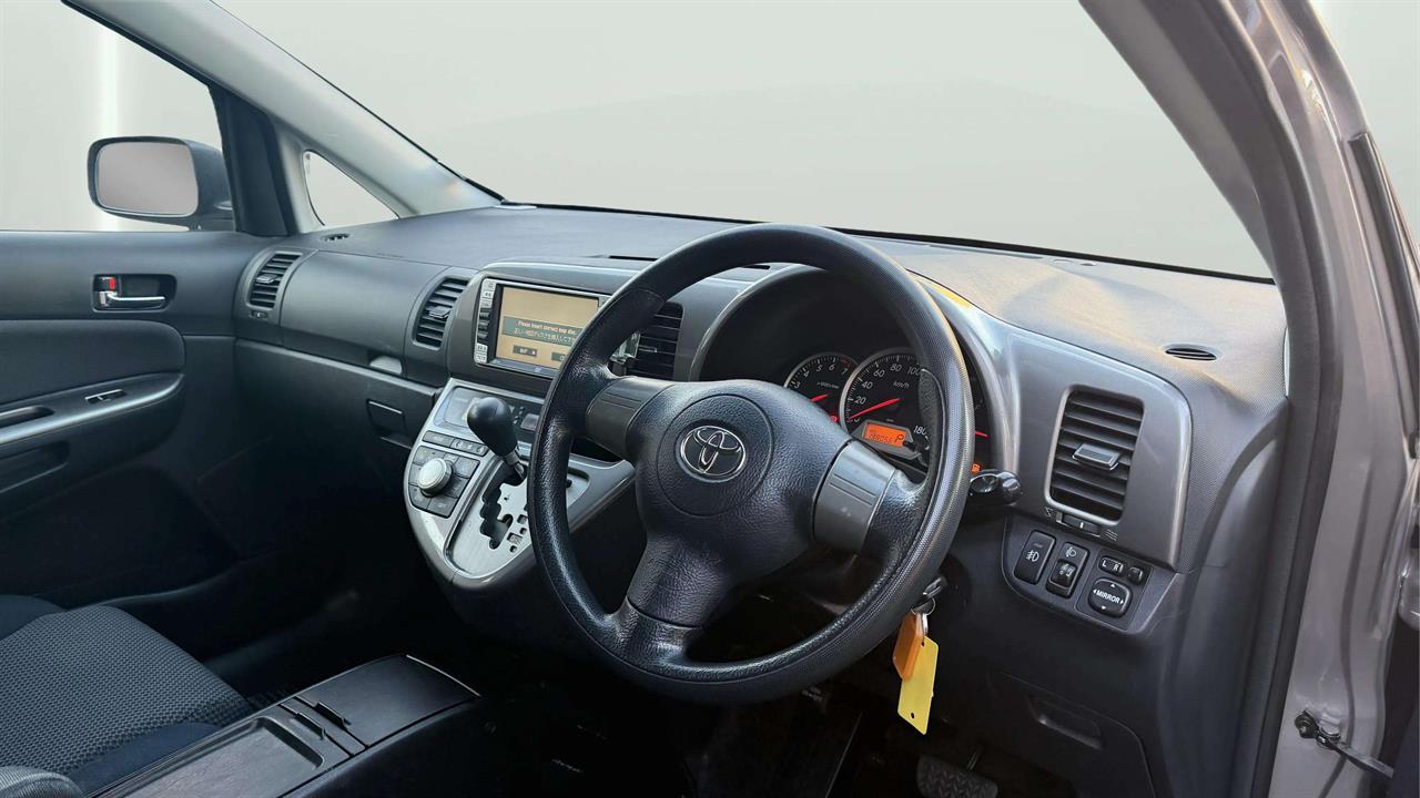 2005 Toyota WISH