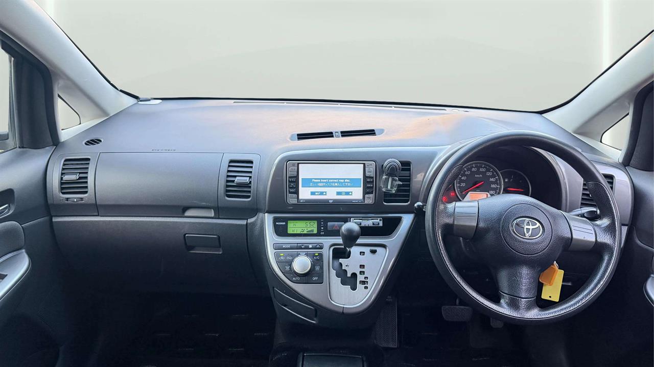 2005 Toyota WISH