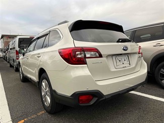 2017 Subaru Outback - Thumbnail