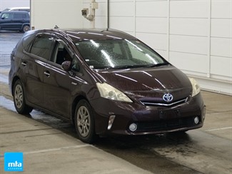 2013 Toyota Prius - Thumbnail