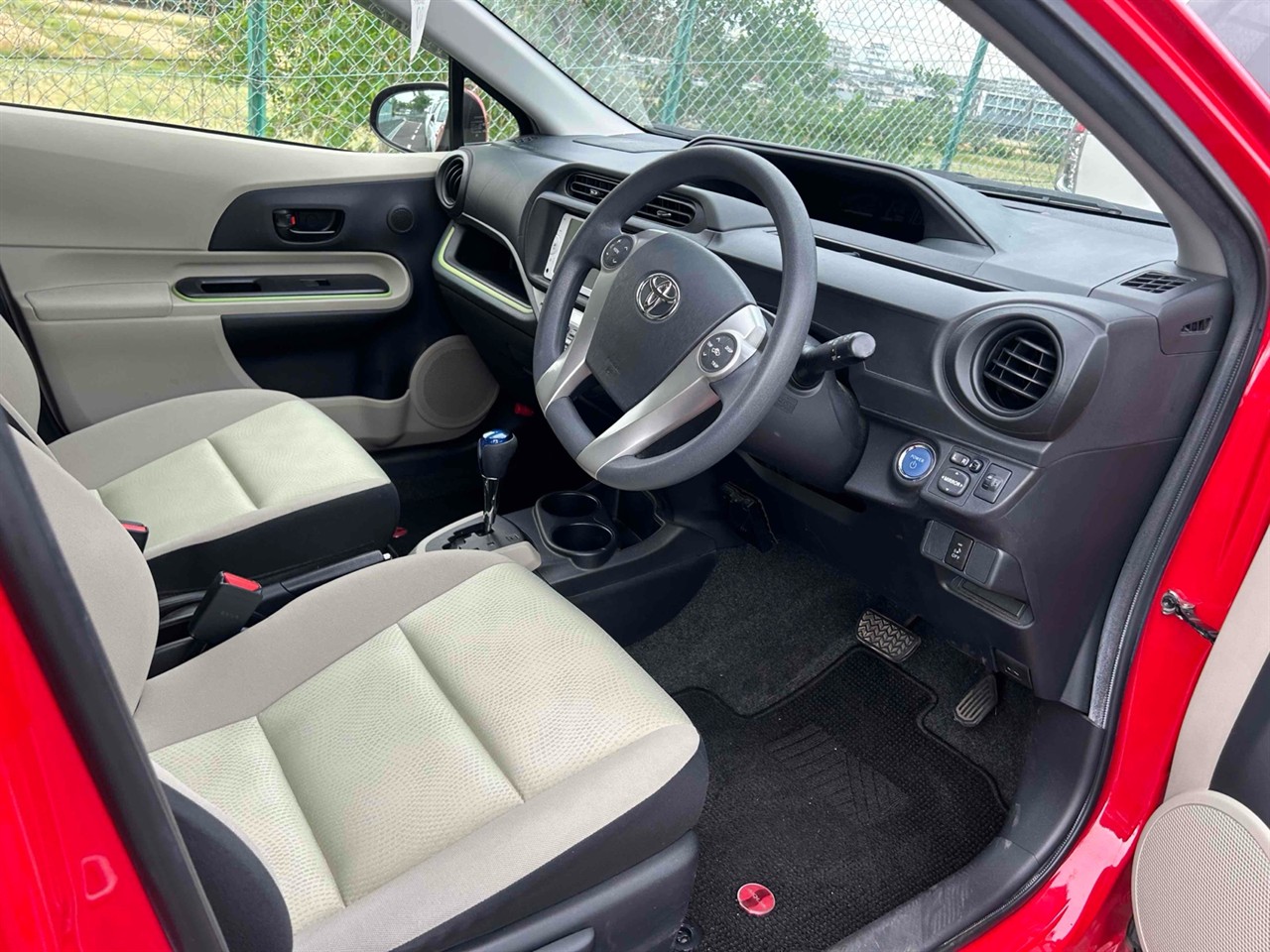 2012 Toyota AQUA