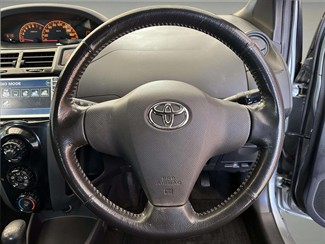 2006 Toyota Vitz - Thumbnail