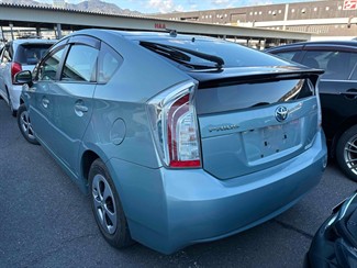 2013 Toyota Prius - Thumbnail