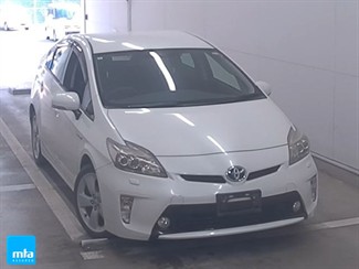 2014 Toyota Prius - Thumbnail