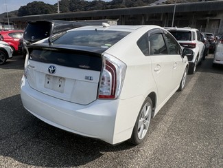 2014 Toyota Prius - Thumbnail