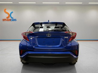 2021 Toyota C-HR - Thumbnail
