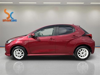 2020 Toyota Yaris - Thumbnail