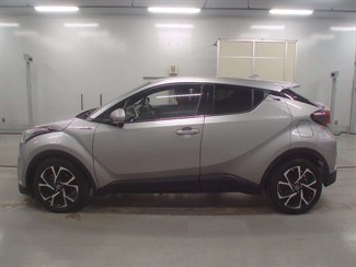 2017 Toyota C-HR - Thumbnail