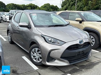 2021 Toyota Yaris - Thumbnail
