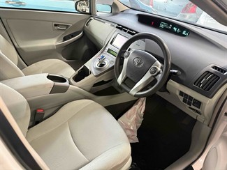 2015 Toyota Prius - Thumbnail
