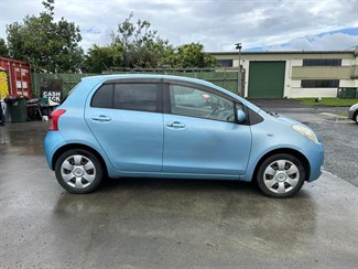 2006 Toyota Vitz - Thumbnail