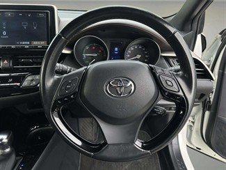 2018 Toyota C-HR - Thumbnail