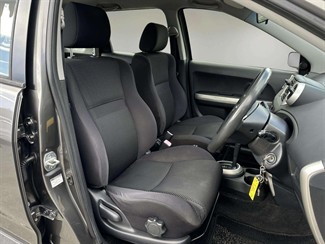 2004 Toyota IST - Thumbnail