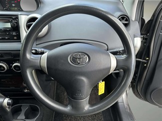 2004 Toyota IST - Thumbnail