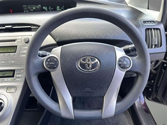 2014 Toyota Prius - Thumbnail