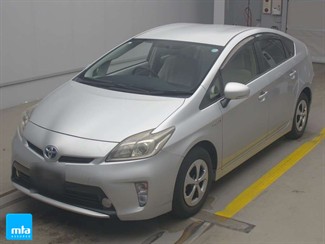 2013 Toyota Prius - Thumbnail