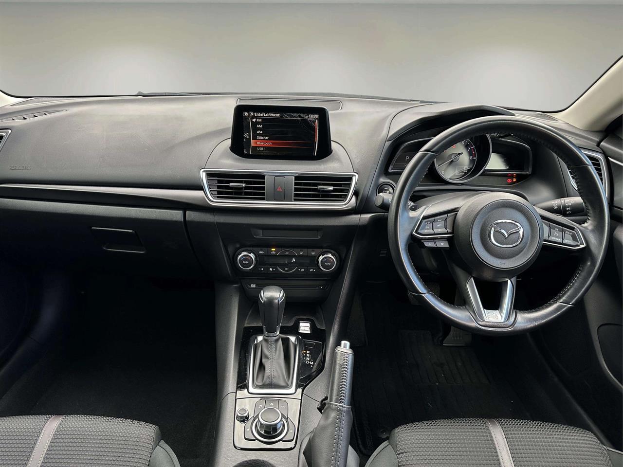 2017 Mazda Axela