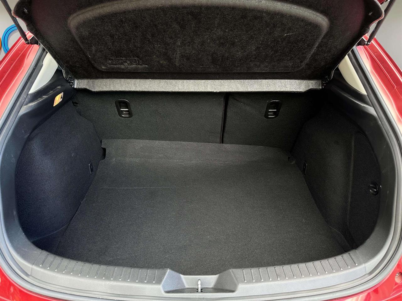 2017 Mazda Axela