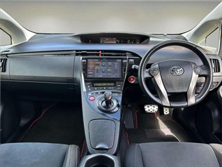 2015 Toyota Prius - Thumbnail
