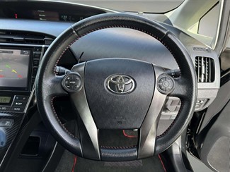 2015 Toyota Prius - Thumbnail