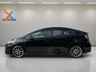 2015 Toyota Prius - Thumbnail