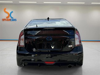 2015 Toyota Prius - Thumbnail