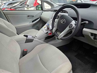 2014 Toyota Prius - Thumbnail