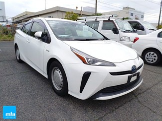 2019 Toyota Prius - Thumbnail