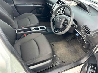 2019 Toyota Prius - Thumbnail