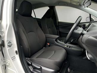 2020 Toyota Prius - Thumbnail