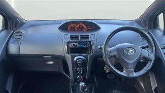 2010 Toyota Vitz - Thumbnail