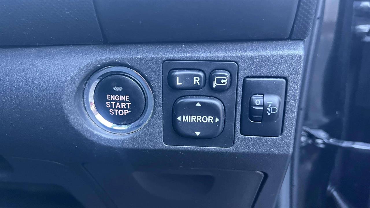 2010 Toyota Vitz