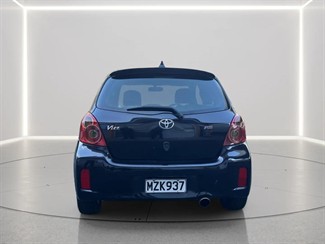 2010 Toyota Vitz - Thumbnail
