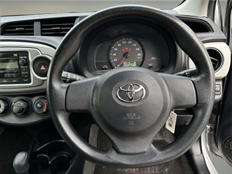 2012 Toyota Vitz - Thumbnail
