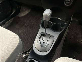 2012 Toyota Vitz - Thumbnail