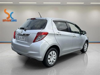 2012 Toyota Vitz - Thumbnail