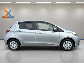 2012 Toyota Vitz - Thumbnail