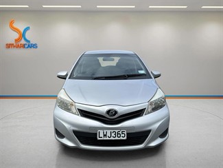 2012 Toyota Vitz - Thumbnail