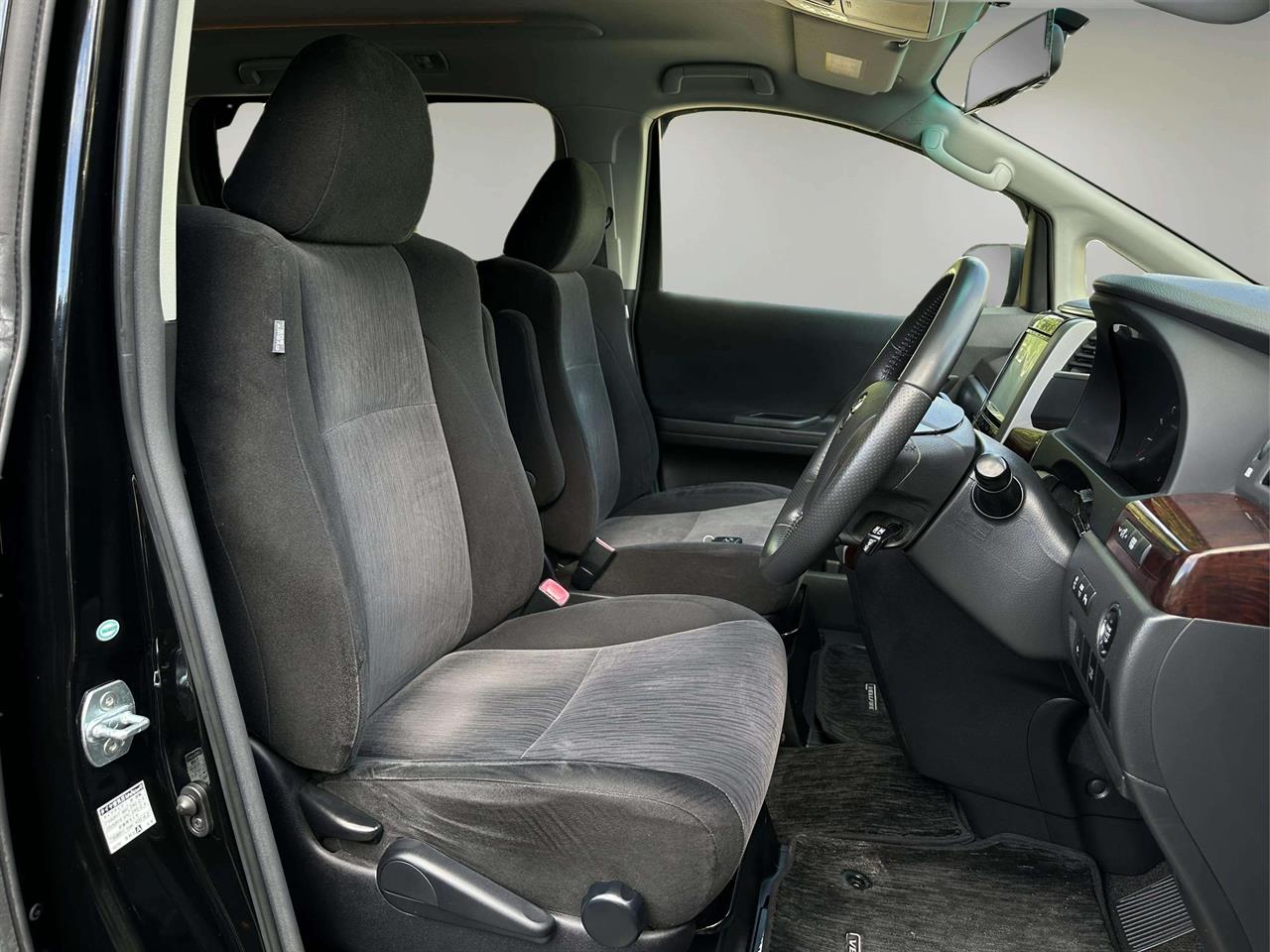 2013 Toyota VELLFIRE