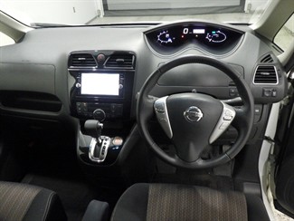 2016 Nissan Serena - Thumbnail