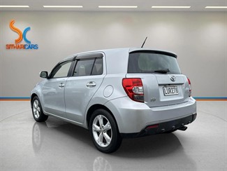 2007 Toyota IST - Thumbnail