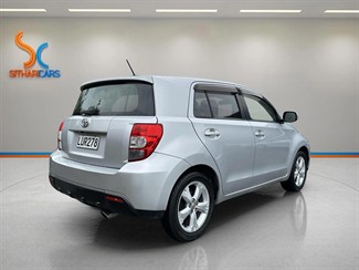 2007 Toyota IST - Thumbnail