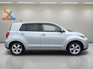 2007 Toyota IST - Thumbnail