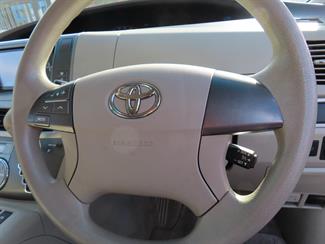 2010 Toyota Estima - Thumbnail
