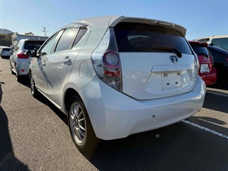 2013 Toyota AQUA - Thumbnail