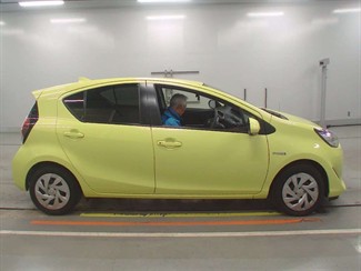 2020 Toyota AQUA - Thumbnail