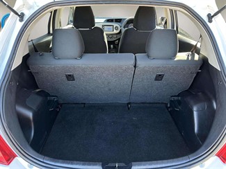 2011 Toyota Vitz - Thumbnail