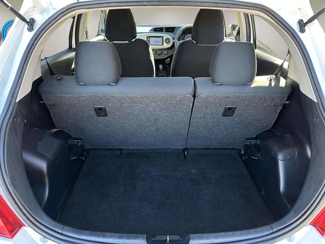 2011 Toyota Vitz