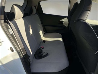 2011 Toyota Vitz - Thumbnail